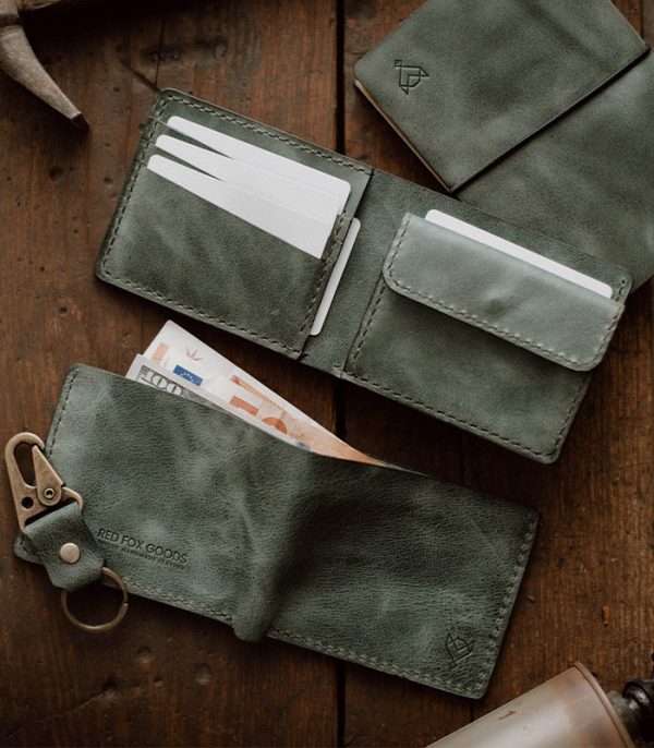 has V11.1 Green (italian waxy cowhide)