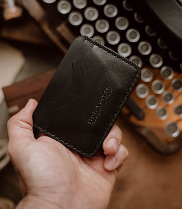 V07 Black (Italian waxy cowhide)
