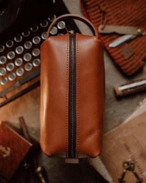 Dopp Kit Light Brown (italian waxy cowhide)