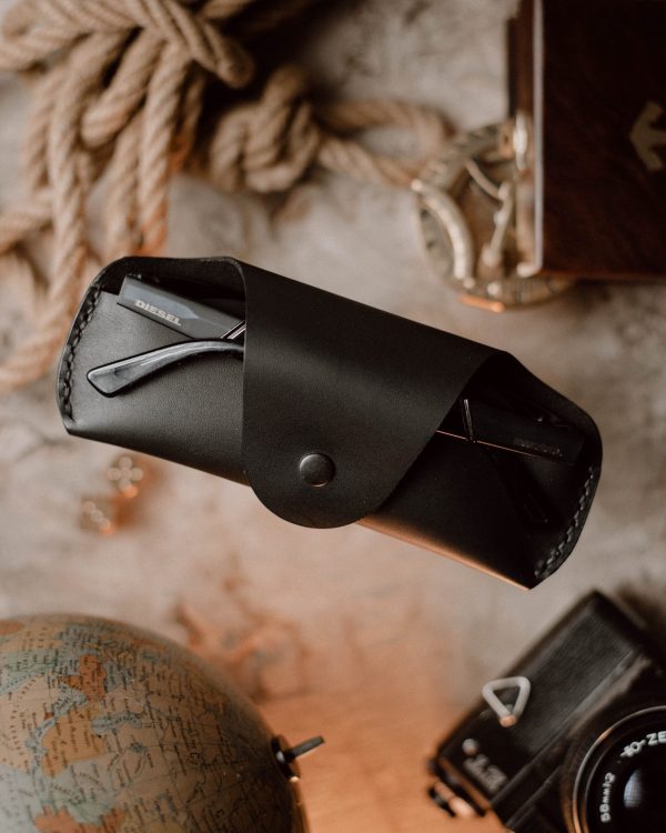 Black Sunglass Cover II (Italian Waxy Cowhide)
