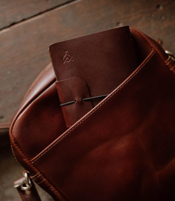 Shoulder Bag XL Red Brown (Italian Waxy Cowhide)