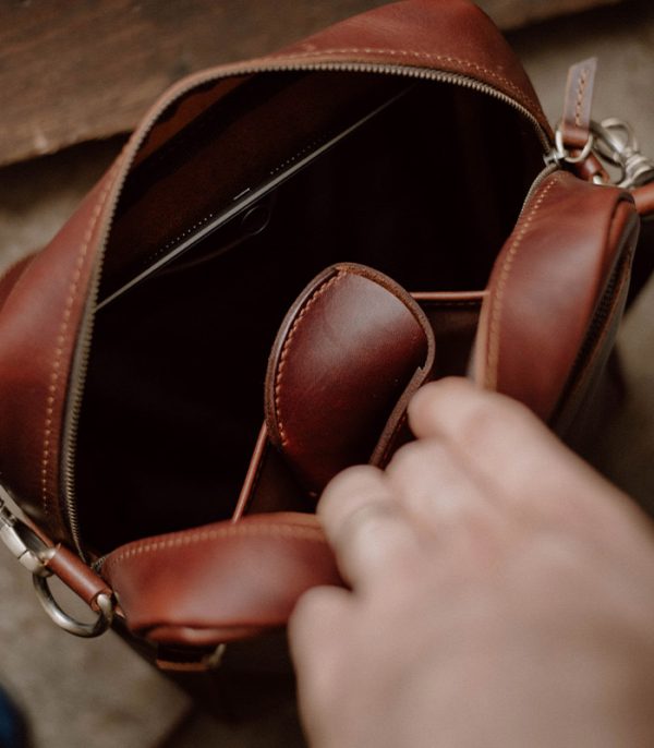 Shoulder Bag XL Red Brown (Italian Waxy Cowhide)