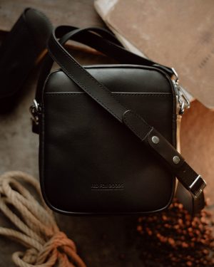 Untitled-1sscopy Shoulder Bag L Black (Italian Waxy Cowhide)