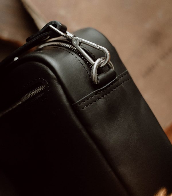 Shoulder Bag L Black (Italian Waxy Cowhide)