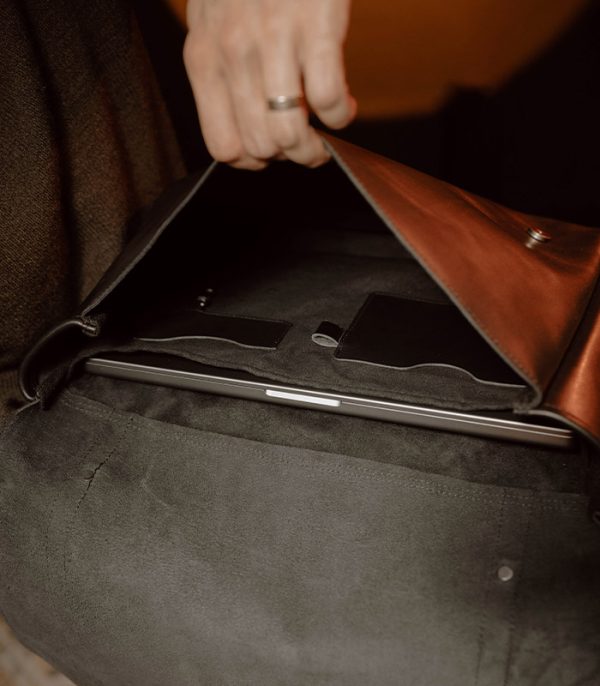 Briefcase Black (Italian Waxy Cowhide)