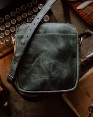 Shoulder Bag L Green Waxy (Italian Waxy Cowhide)