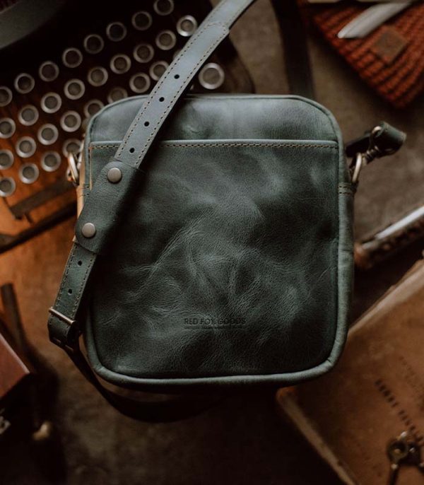 Shoulder Bag L Green Waxy (Italian Waxy Cowhide)