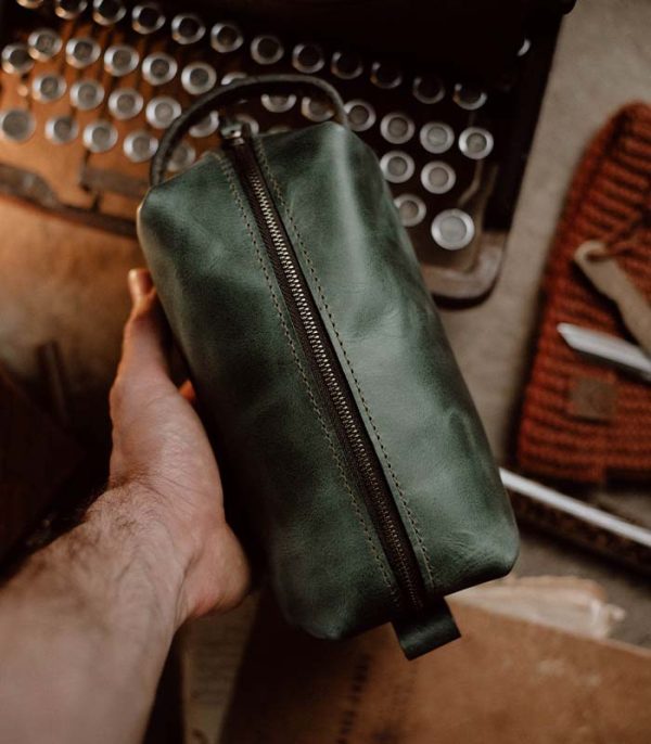 Dopp Kit Green (Italian Waxy Cowhide)