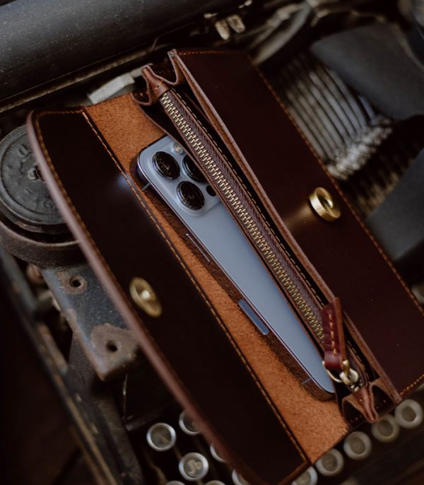 V04 Red Brown (Italian Waxy Cowhide)