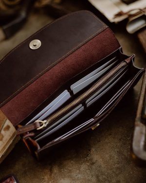 V04 Dark Brown (Crazy Horse Leather)