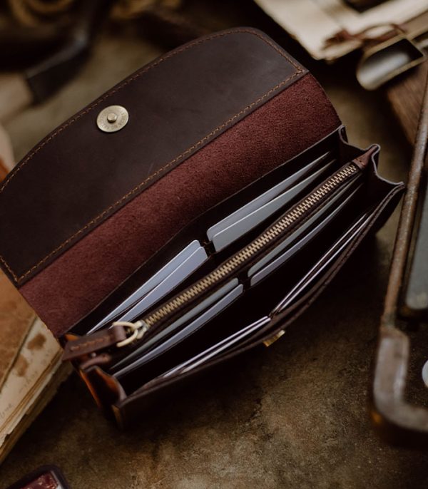 V04 Dark Brown (Crazy Horse Leather)