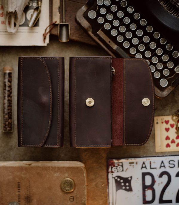 V04 Dark Brown (Crazy Horse Leather)
