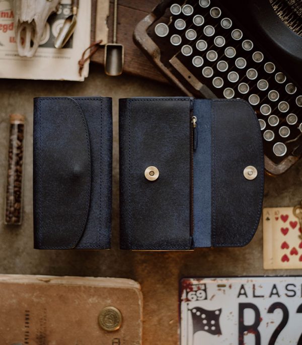 V04 Navy Blue (Pueblo Leather)