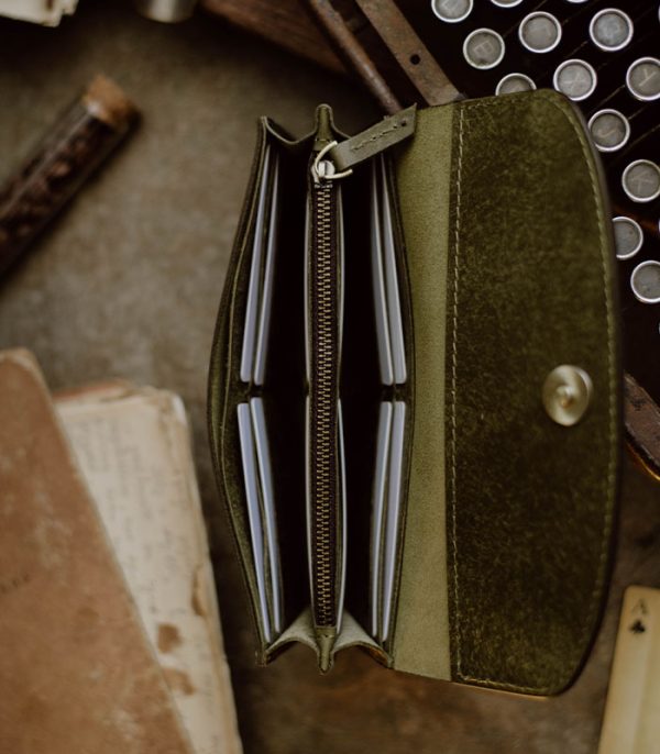 V04 Olive Green (Pueblo Leather)