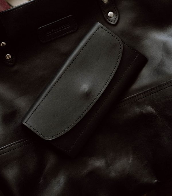V04 Black (Italian Waxy Cowhide)