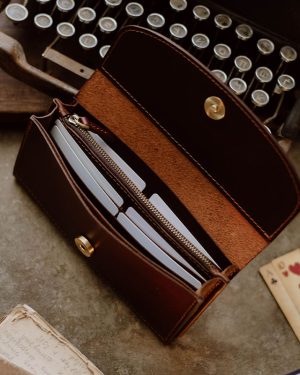 V04 Red Brown (Italian Waxy Cowhide)