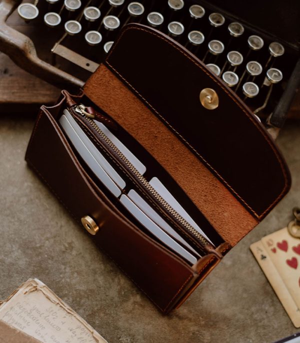 V04 Red Brown (Italian Waxy Cowhide)