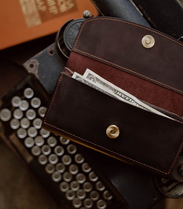 V04 Dark Brown (Crazy Horse Leather)
