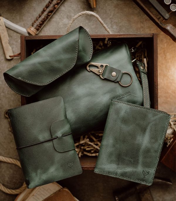 Travel Bundle Green (Italian Waxy Cowhide)