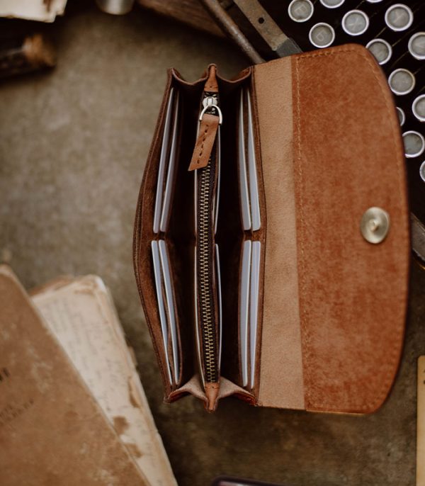 V04 Brown (Pueblo Leather)