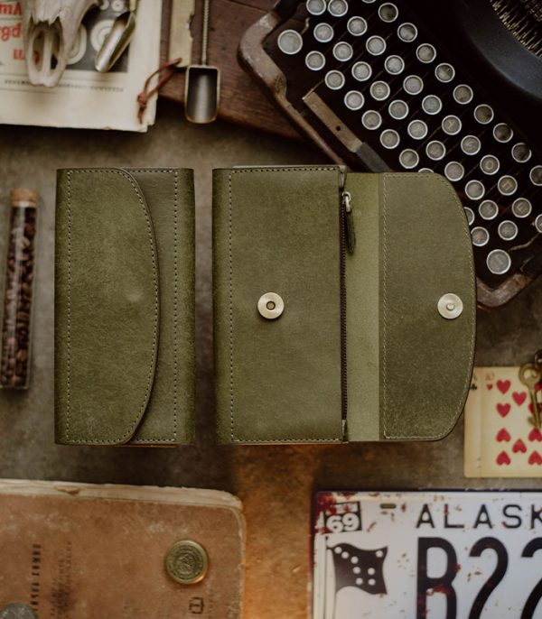 V04 Olive Green (Pueblo Leather)