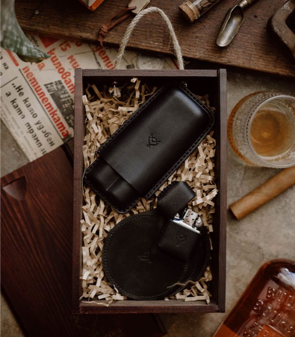 black cigar bundle Whiskey and Cigar Bundle Black (Italian Waxy Cowhide)