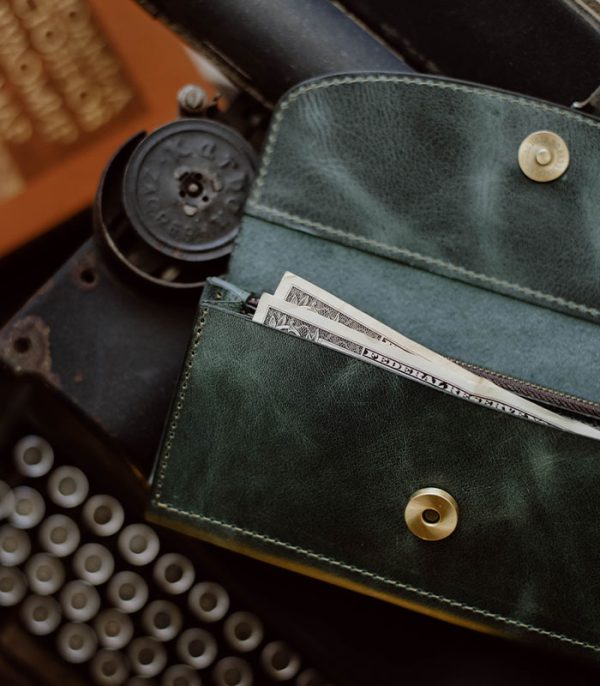 V04 Green (Italian Waxy Cowhide)