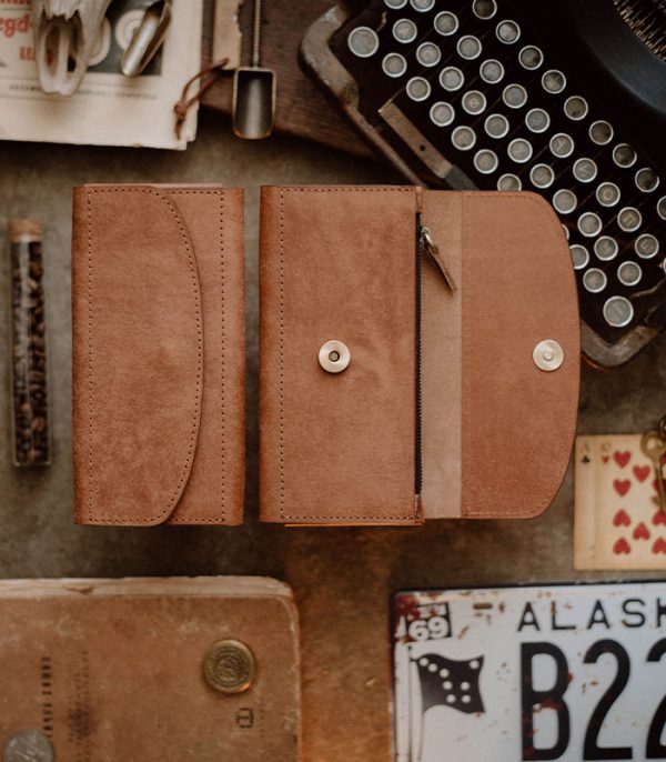 V04 Brown (Pueblo Leather)