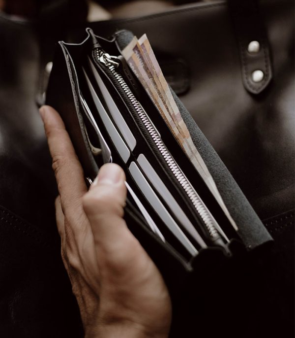 V04 Black (Italian Waxy Cowhide)