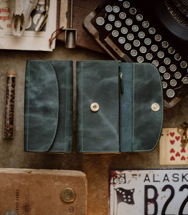 V04 Green (Italian Waxy Cowhide)