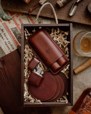 red brown cigar bundle Whiskey and Cigar Bundle Red Brown (Italian Waxy Cowhide)