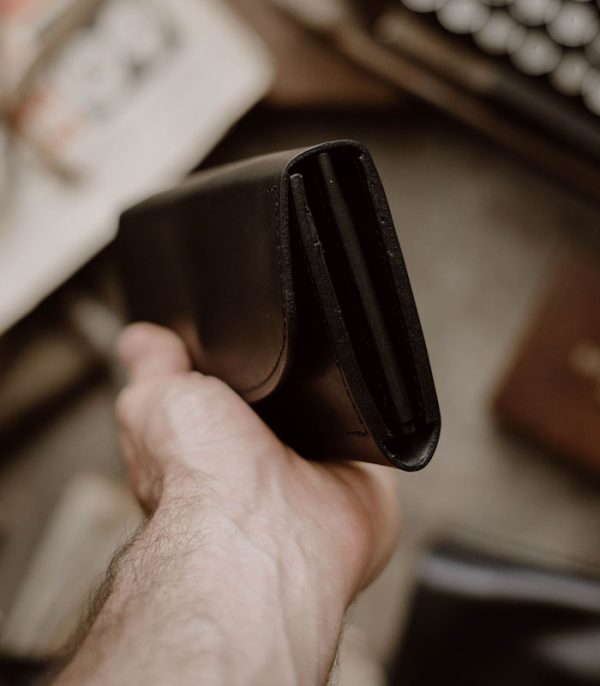 V04 Black (Italian Waxy Cowhide)