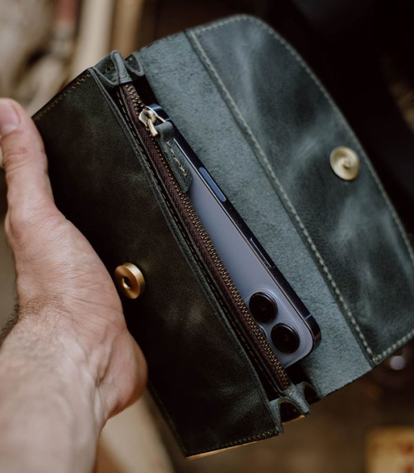 V04 Green (Italian Waxy Cowhide)