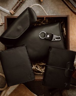 Travel Bundle Black (Italian Waxy Cowhide)
