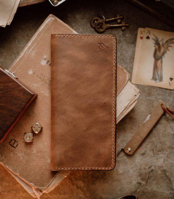 V02 Brown (Italian Waxy Cowhide)