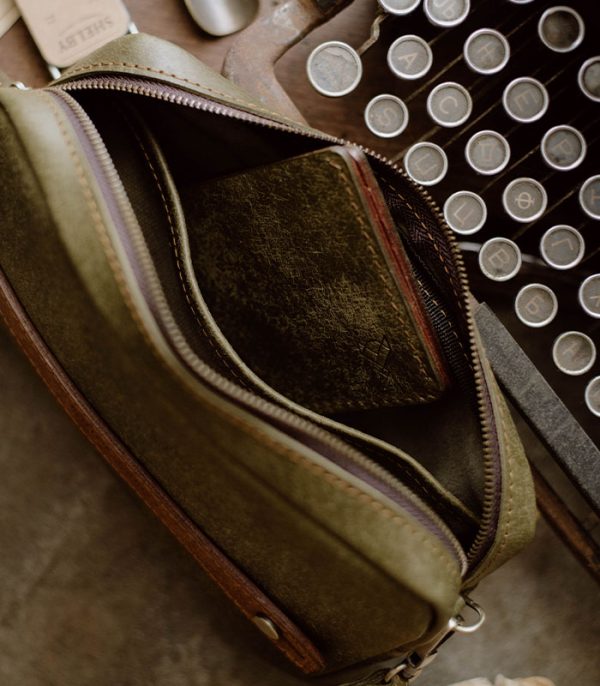 Clutch Bag II Olive Green (Pueblo Leather)