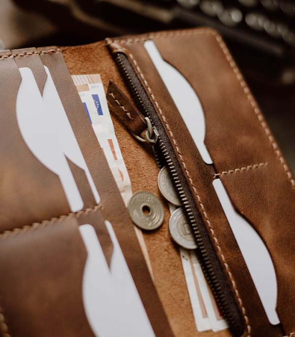 V02 Brown (Italian Waxy Cowhide)
