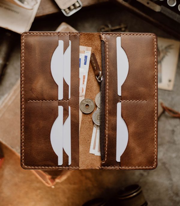 V02 Brown (Italian Waxy Cowhide)